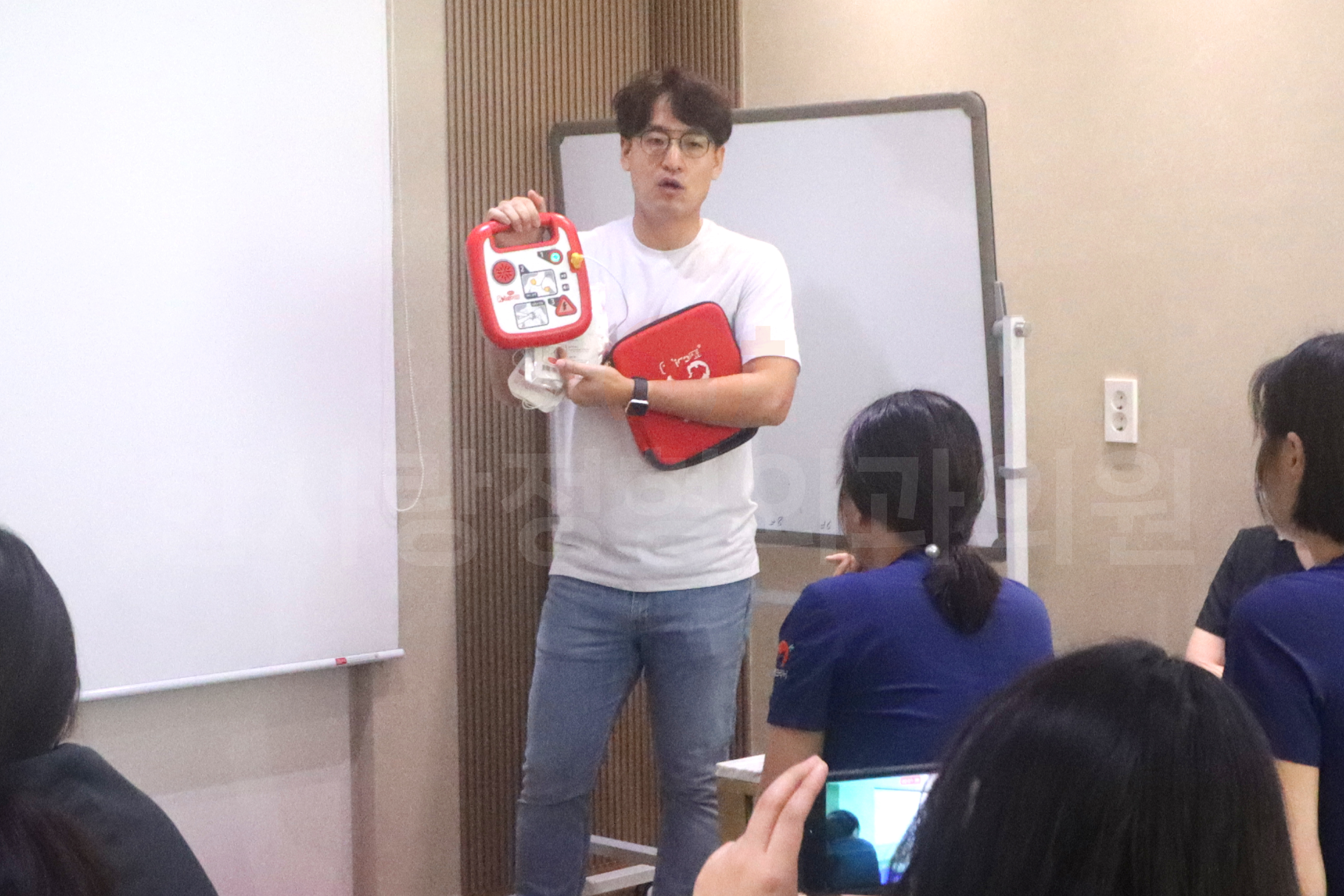 CPR 심폐소생술, AED 자동심장충격기_교육_블로그용_한사랑정형외과의원_250919-08